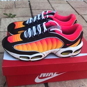 NIKE AIRMAX TAILWIND IV